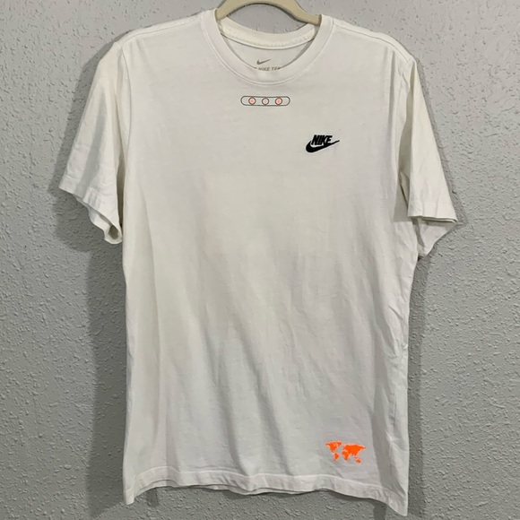 Nike Earth Printing Short Sleeve White CT6541-100      size M - Picture 3 of 14